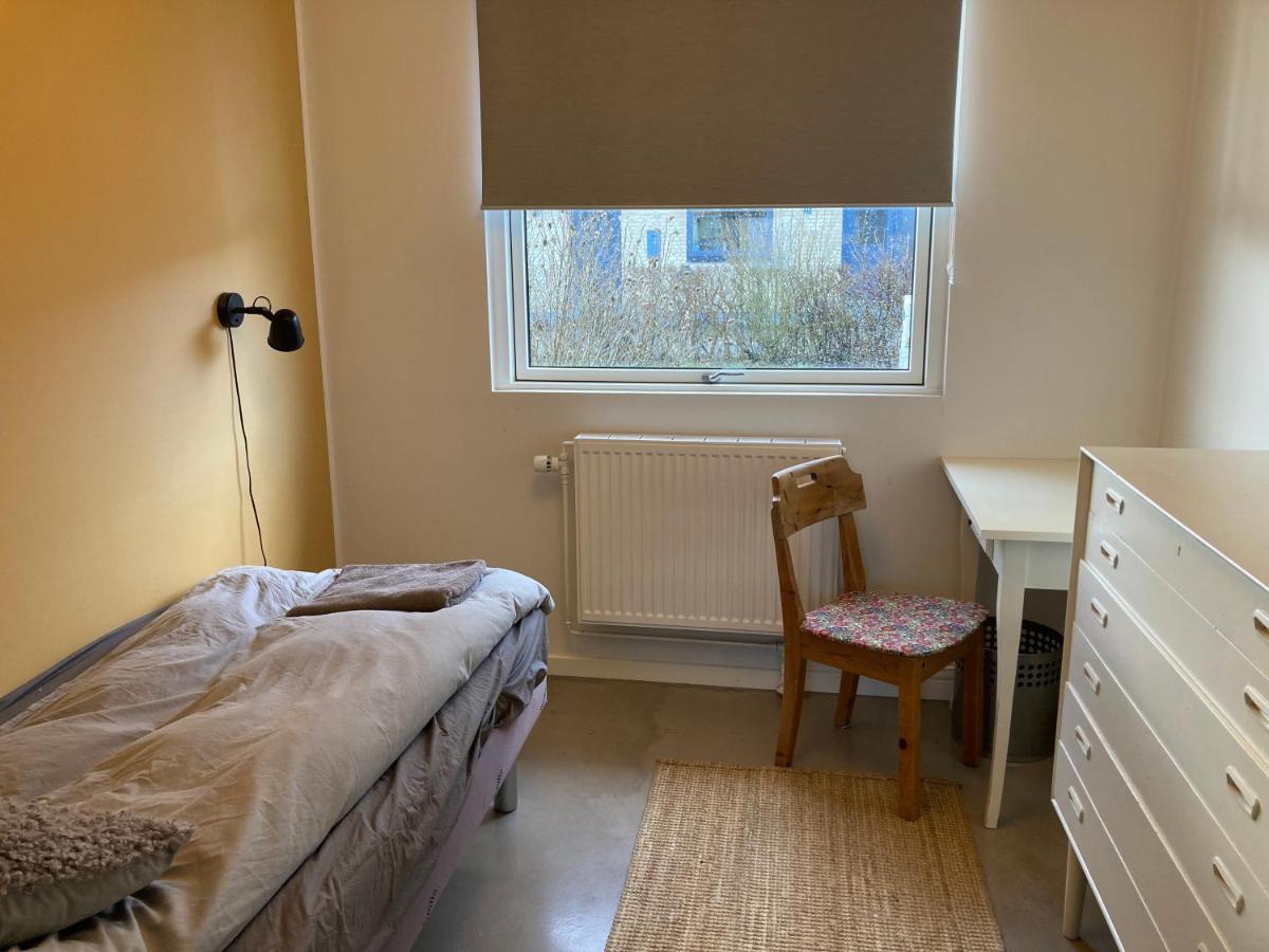 Villa Med Private Vaerelser Delt Badevaerelse/Kokken, Viby Sj. Eksteriør bilde