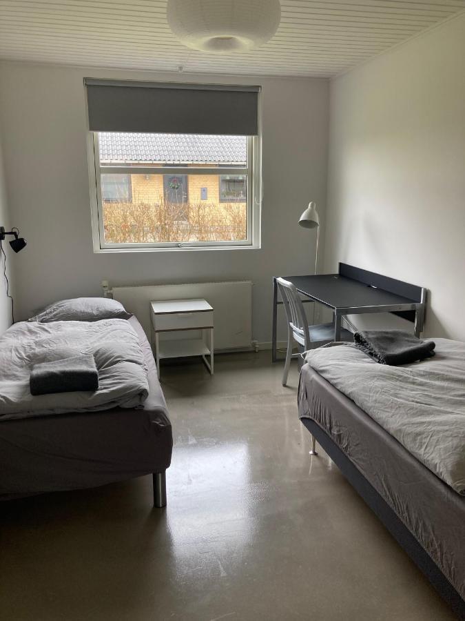 Villa Med Private Vaerelser Delt Badevaerelse/Kokken, Viby Sj. Eksteriør bilde