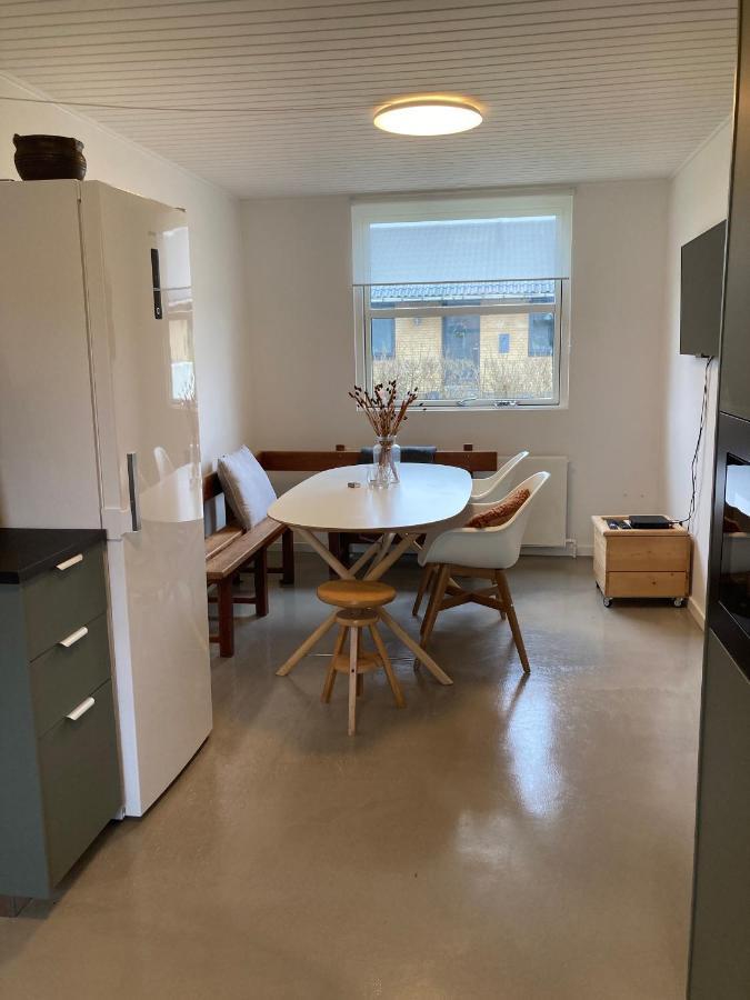 Villa Med Private Vaerelser Delt Badevaerelse/Kokken, Viby Sj. Eksteriør bilde