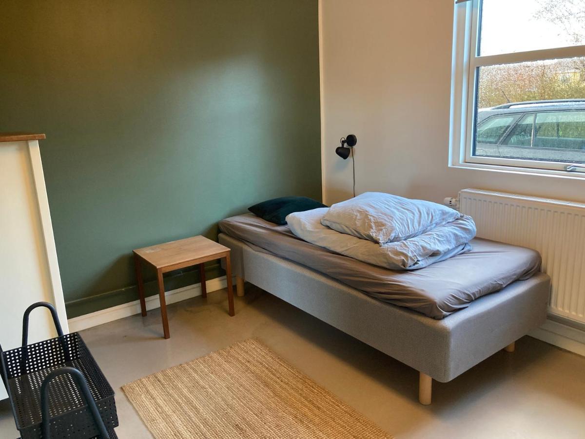 Villa Med Private Vaerelser Delt Badevaerelse/Kokken, Viby Sj. Eksteriør bilde
