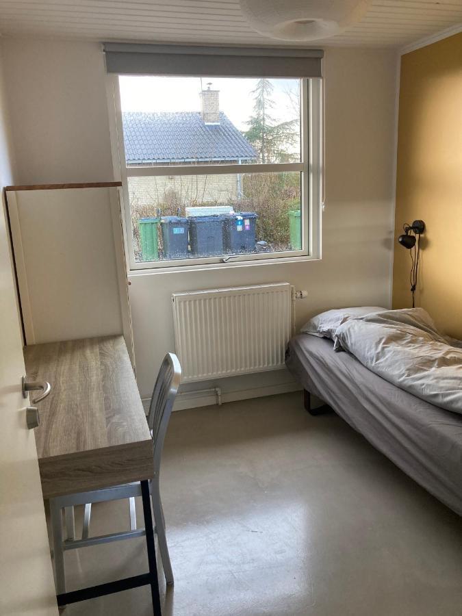 Villa Med Private Vaerelser Delt Badevaerelse/Kokken, Viby Sj. Eksteriør bilde